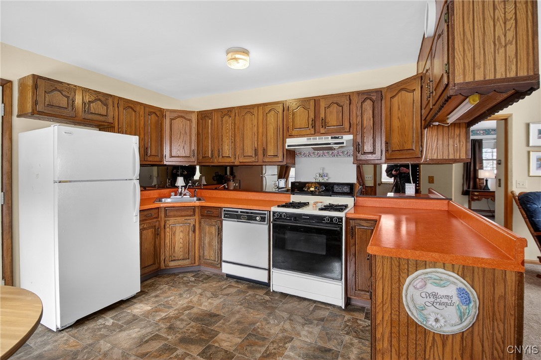 8311 Greenview Dr