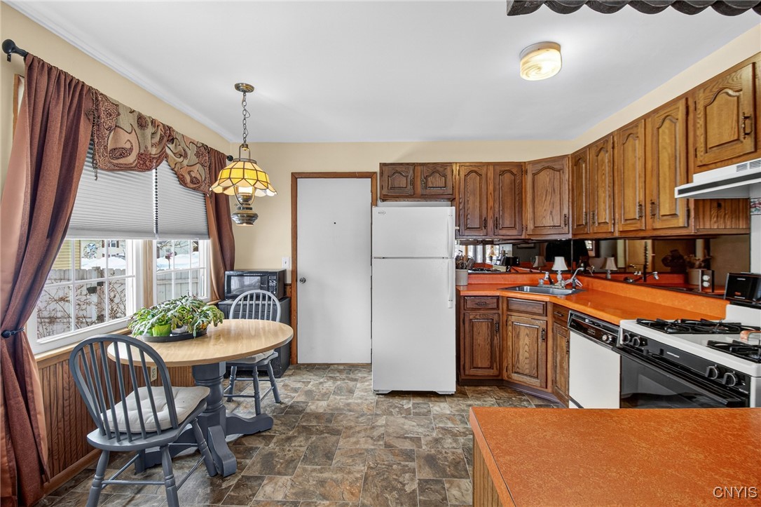 8311 Greenview Dr