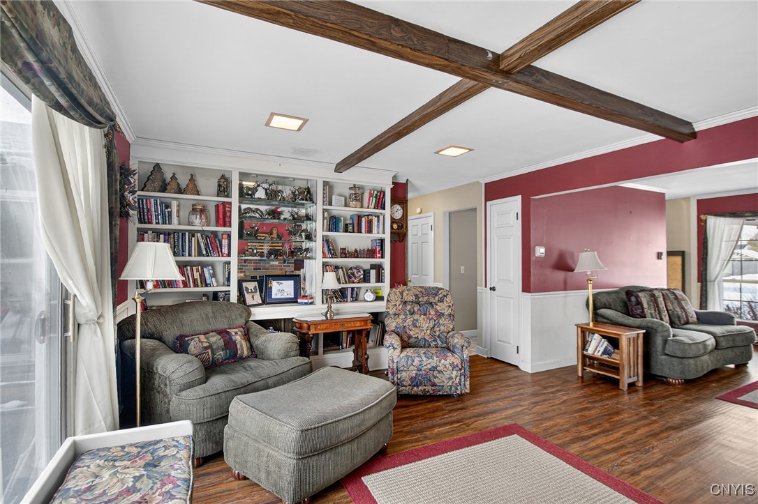 8311 Greenview Dr
