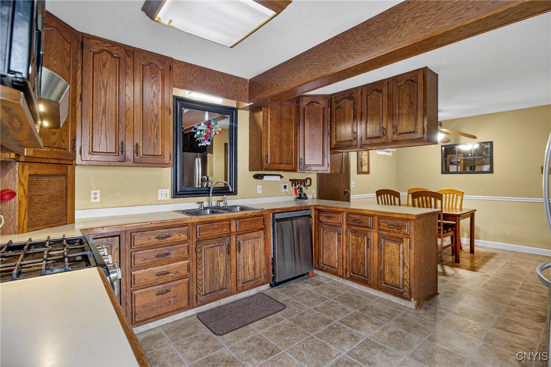 8311 Greenview Dr