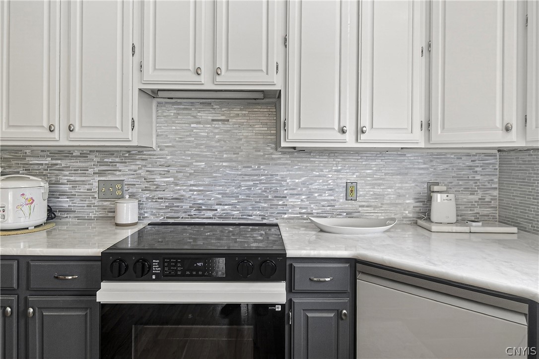 6311 Hidden Meadow Dr