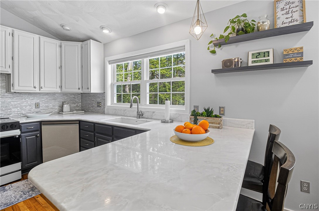 6311 Hidden Meadow Dr