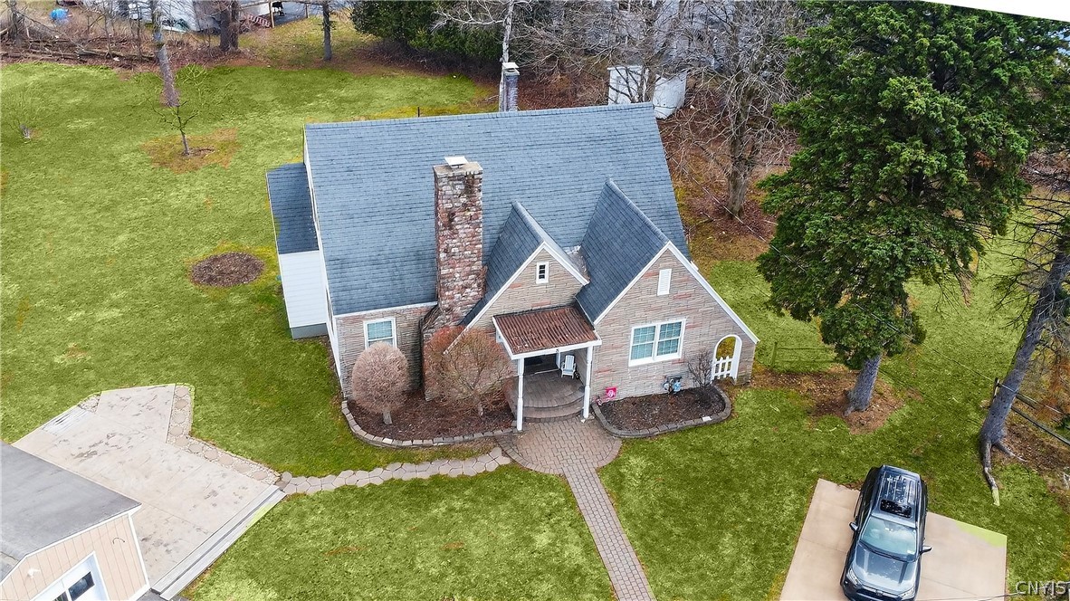 8 Crescent Drive