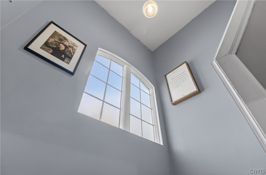 8 Crescent Drive