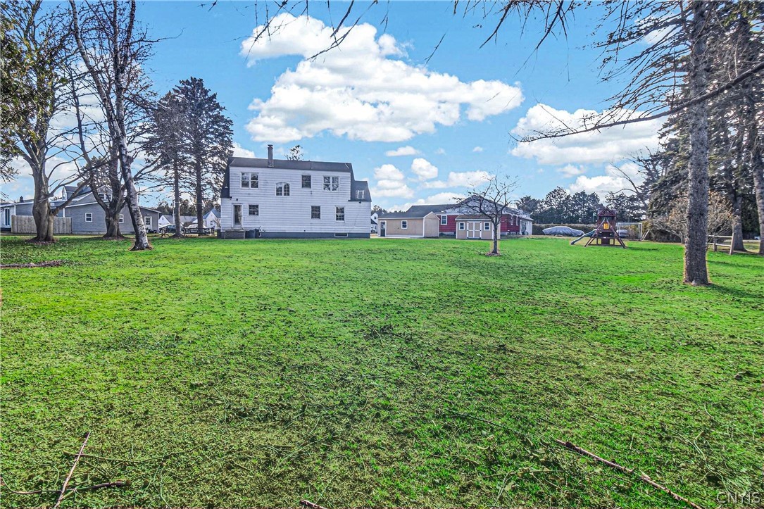 8 Crescent Drive