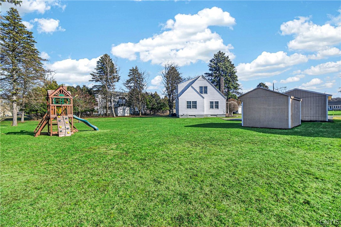 8 Crescent Drive