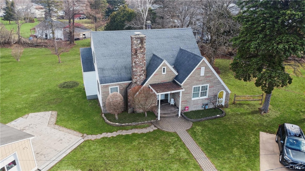 8 Crescent Drive