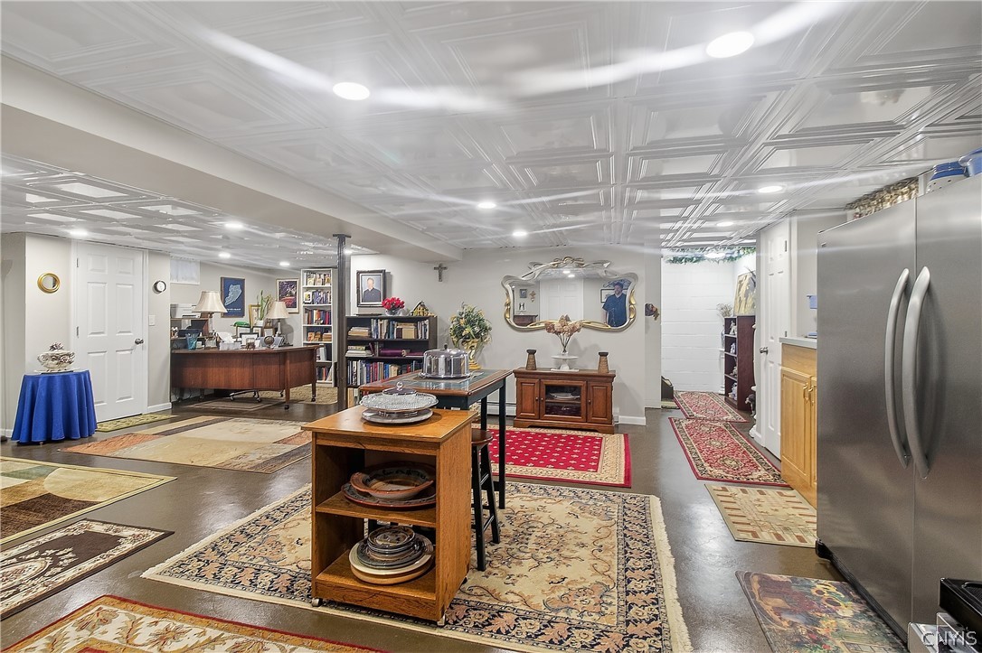 109 Cross St