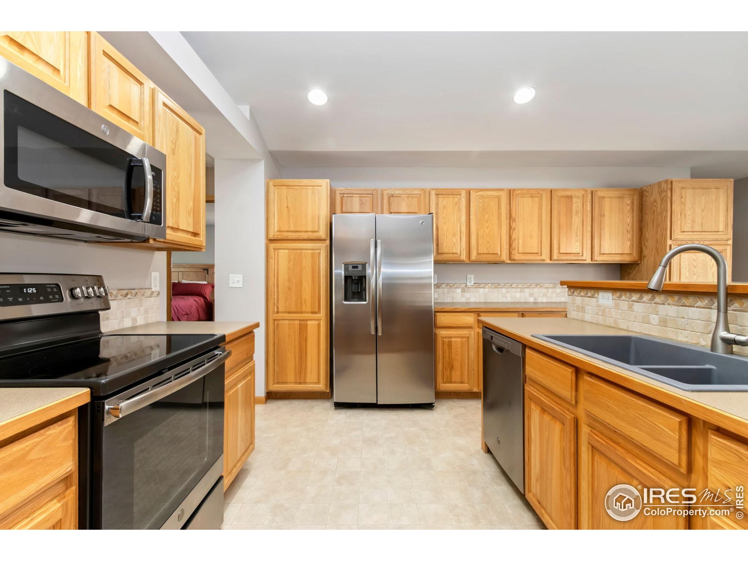 4062 Newbury Ct