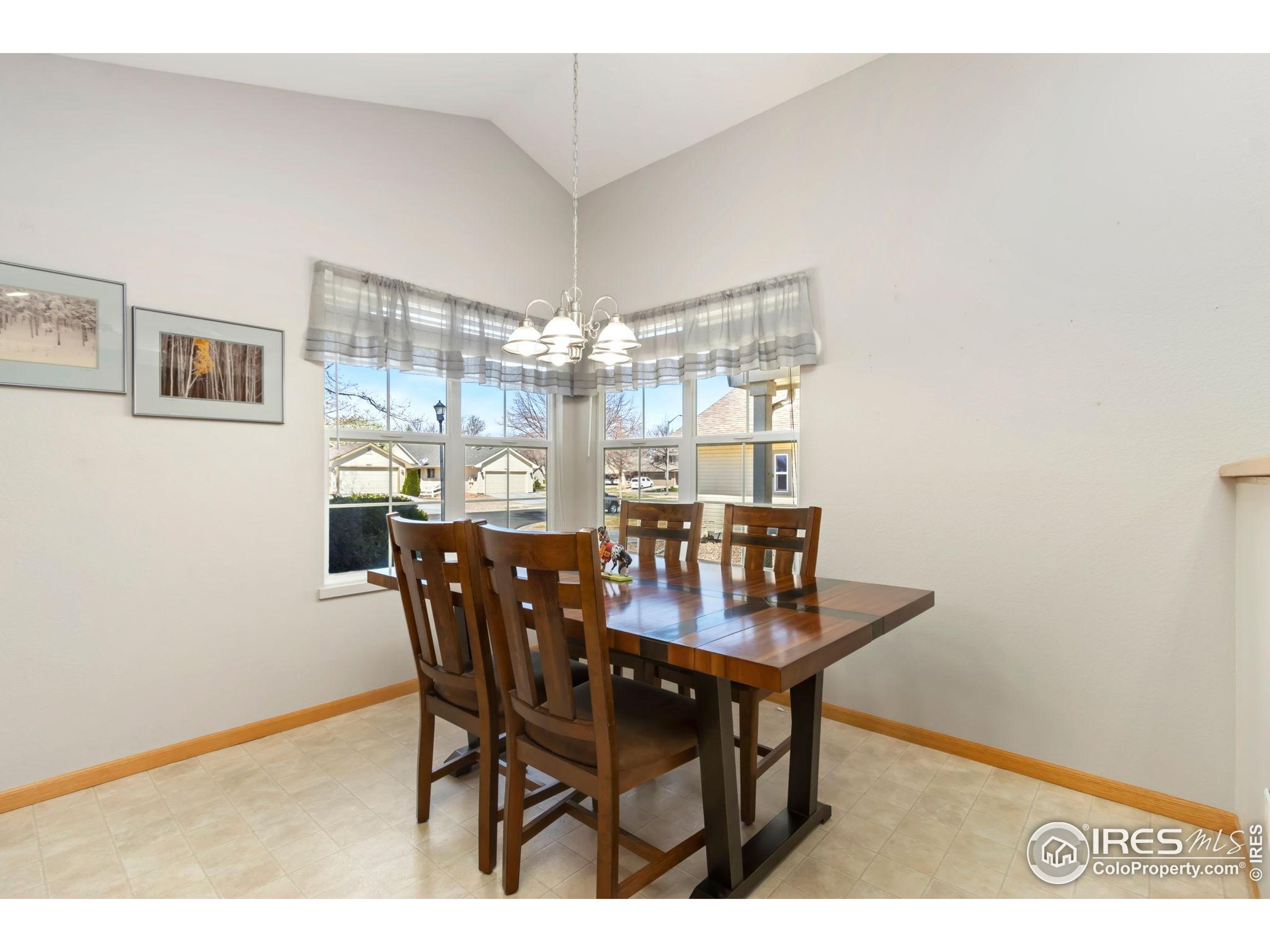4062 Newbury Ct