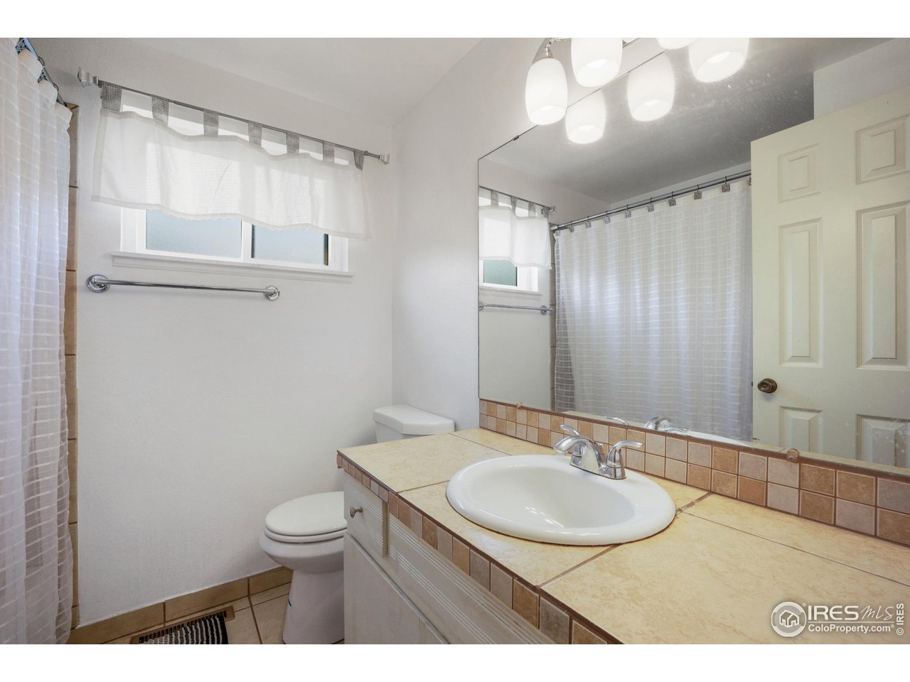 907 Rocky Mountain Way