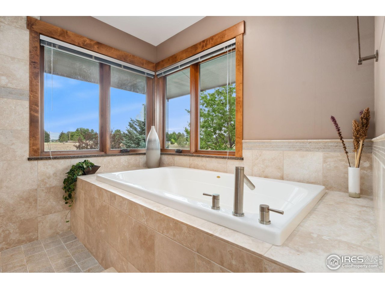 7687 Golden Prairie Ct