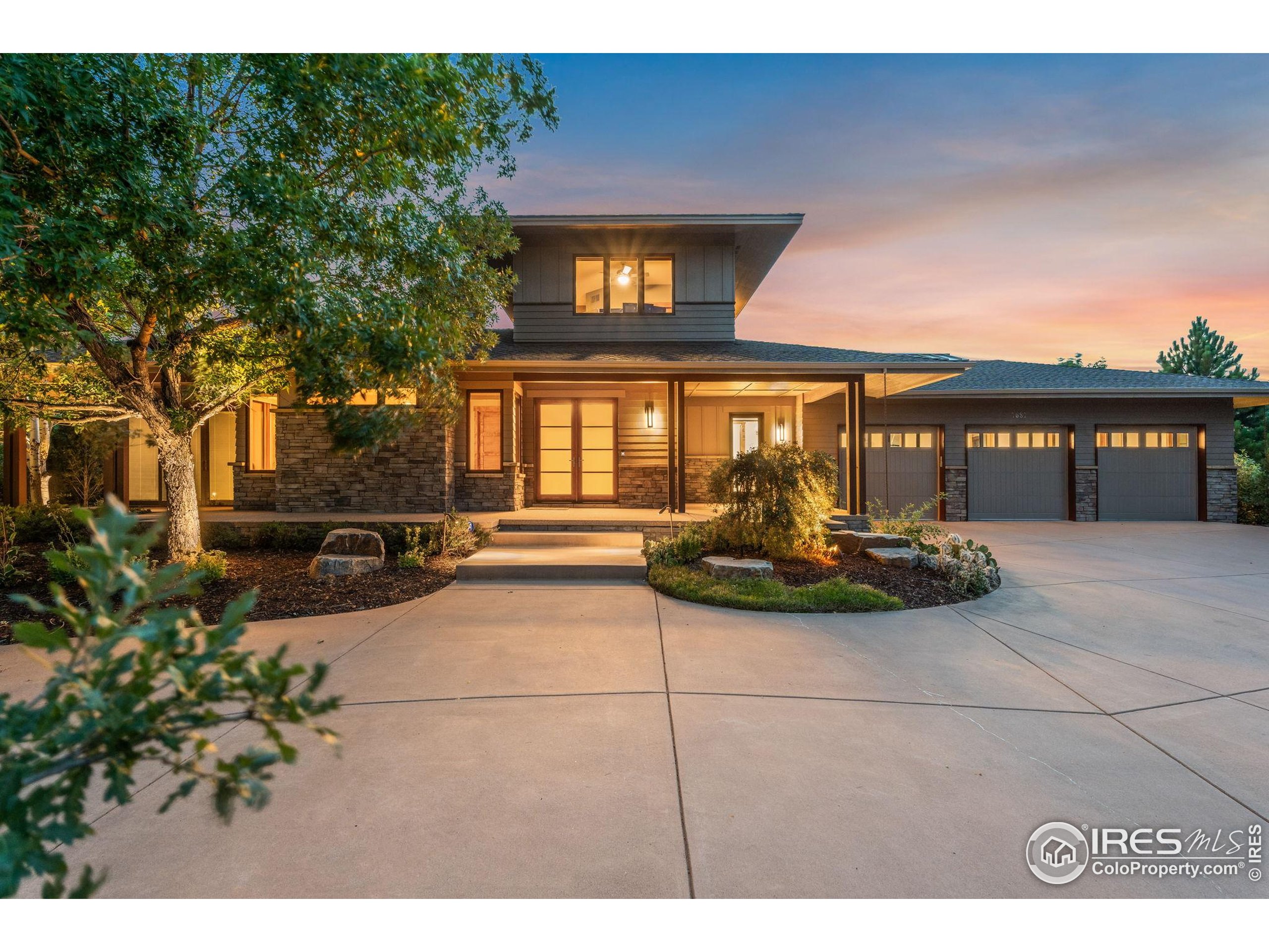 7687 Golden Prairie Ct