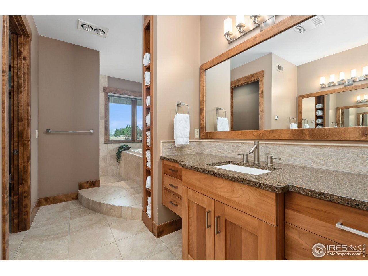 7687 Golden Prairie Ct