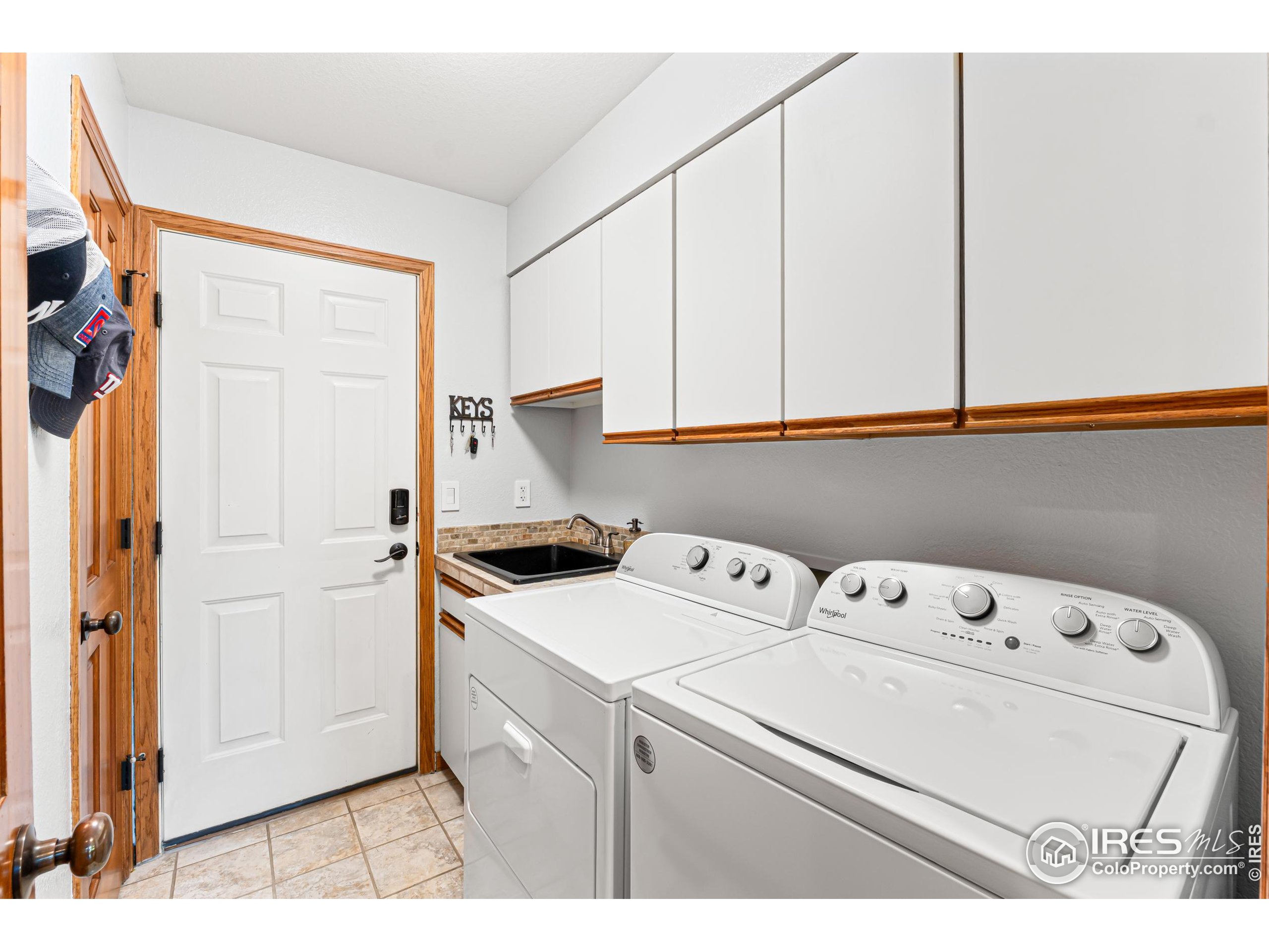 1201 Chickadee Ct