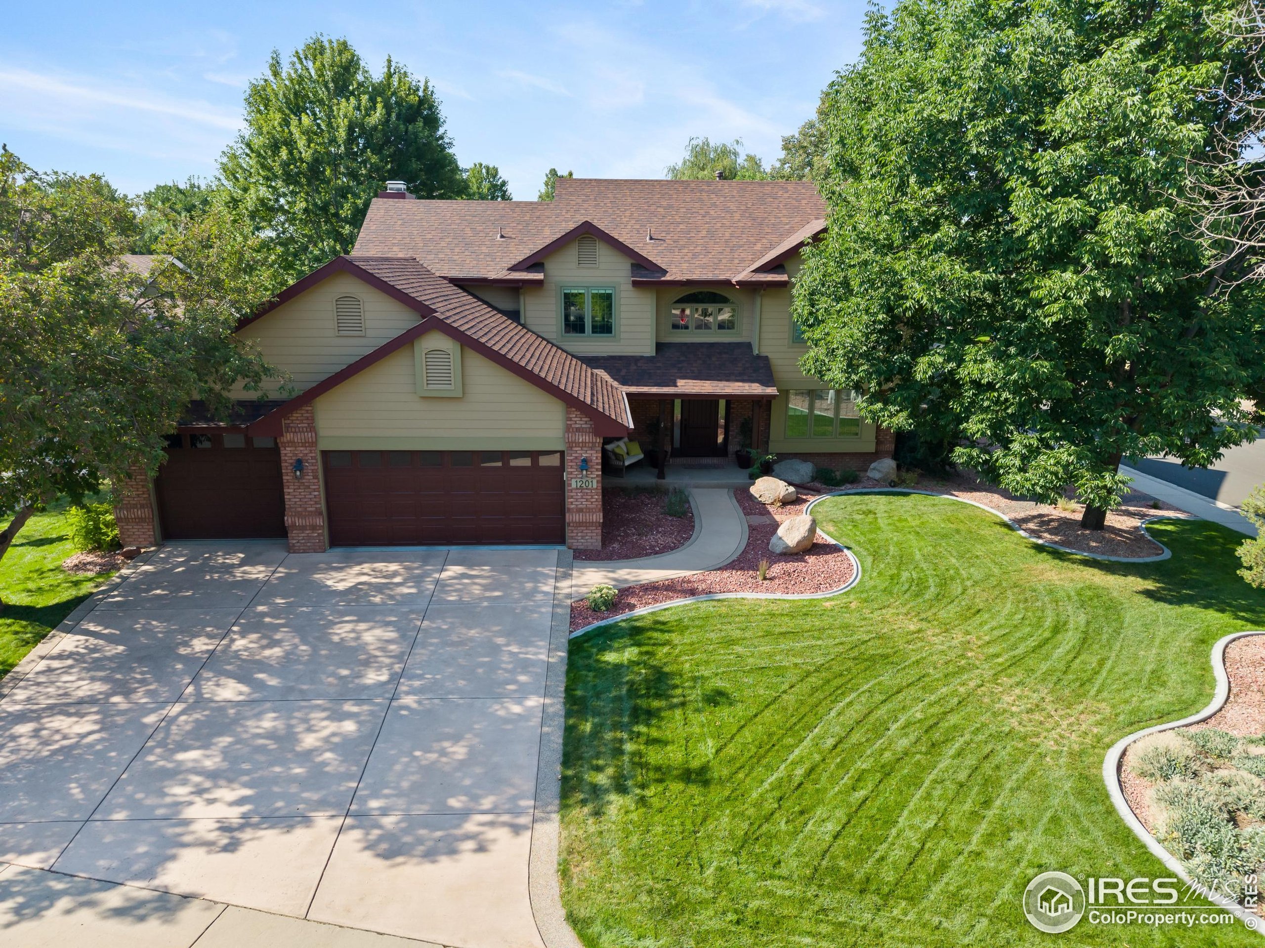 1201 Chickadee Ct