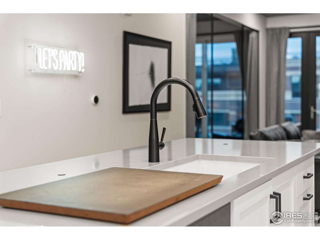 221 E Mountain Ave 412