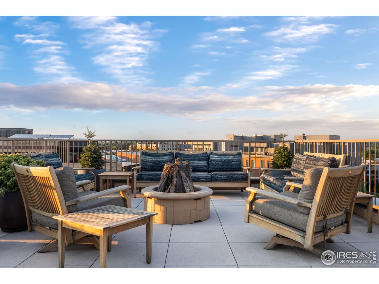 221 E Mountain Ave 412