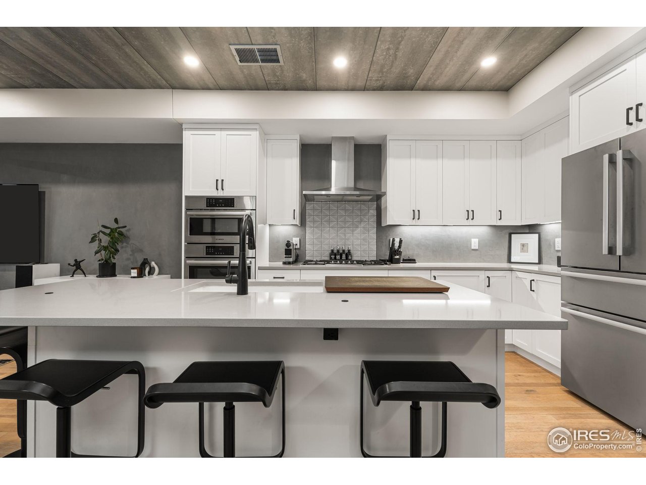 221 E Mountain Ave 412