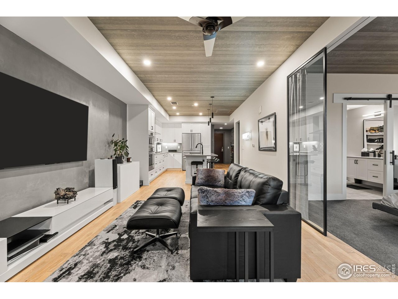 221 E Mountain Ave 412