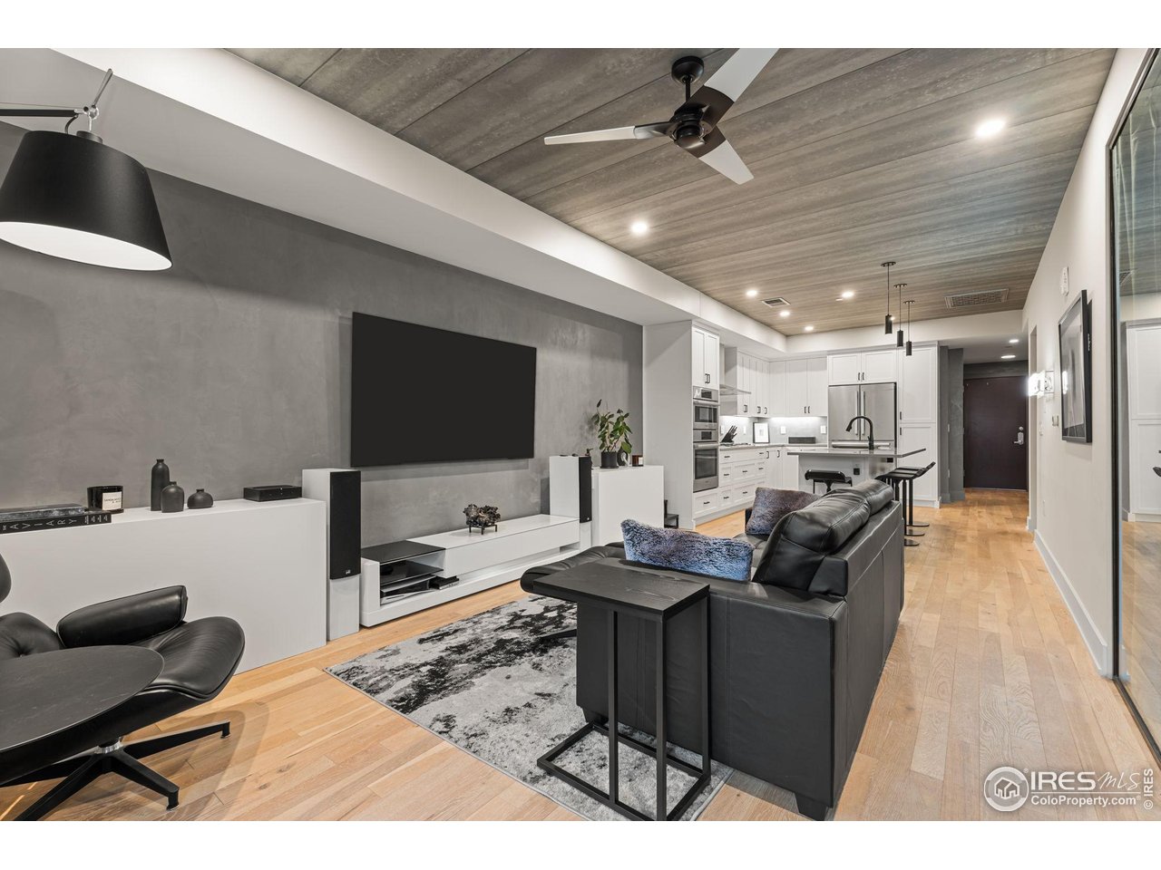 221 E Mountain Ave 412