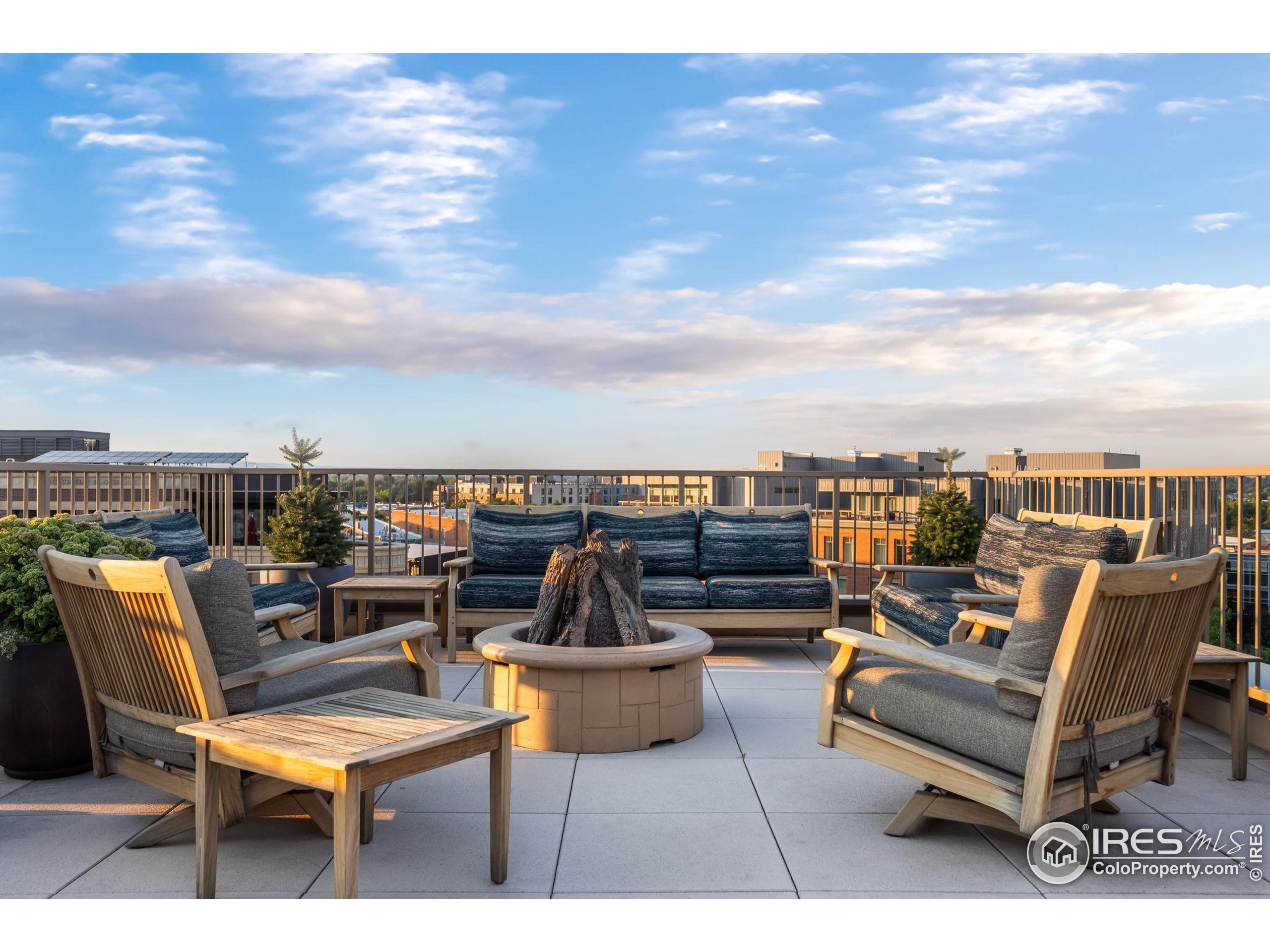 221 E Mountain Ave 412