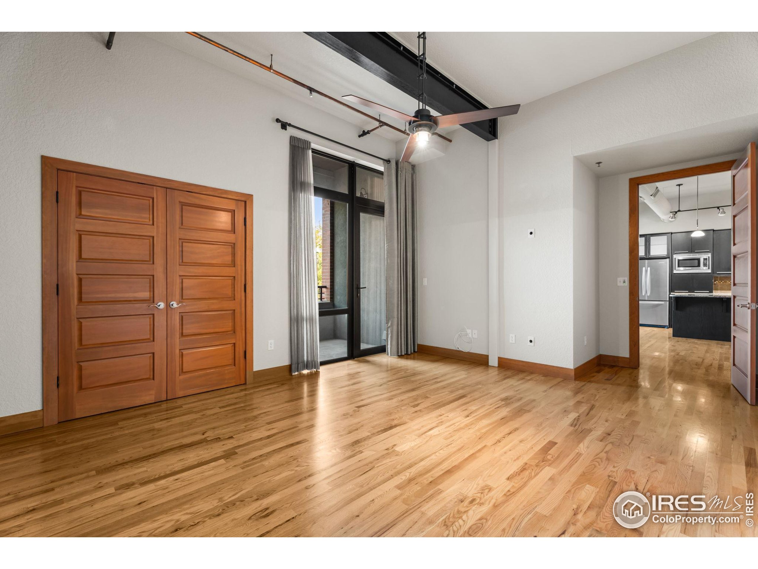 210 W Magnolia St 320