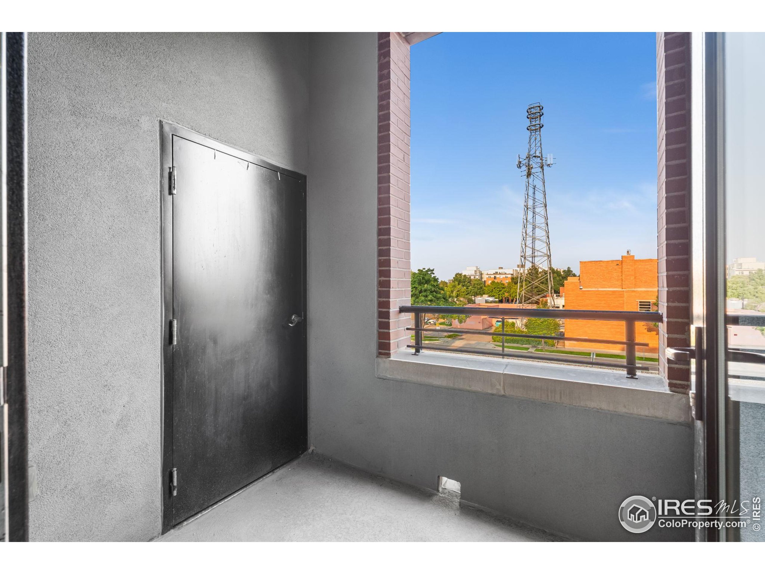 210 W Magnolia St 320