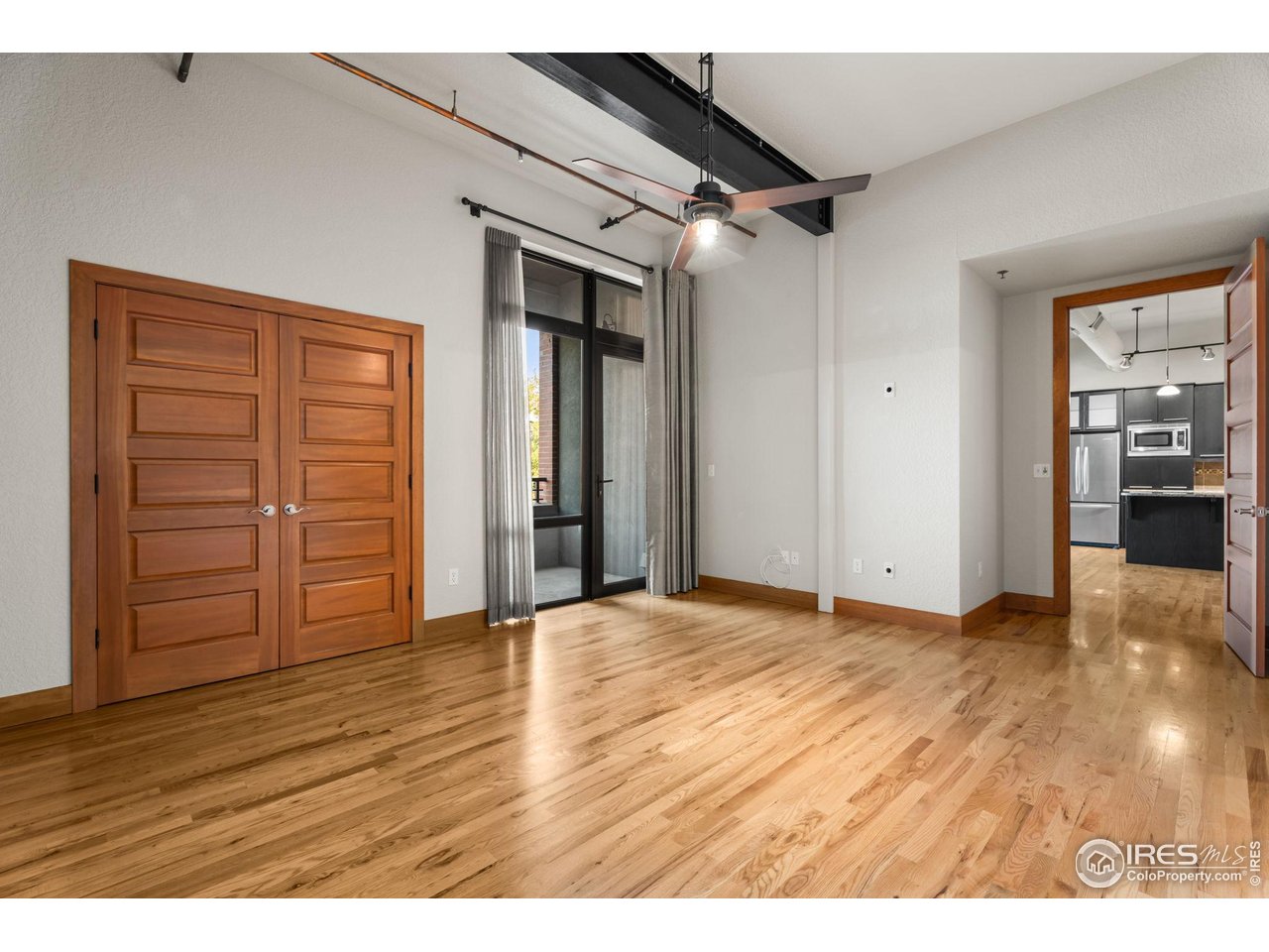 210 W Magnolia St 320