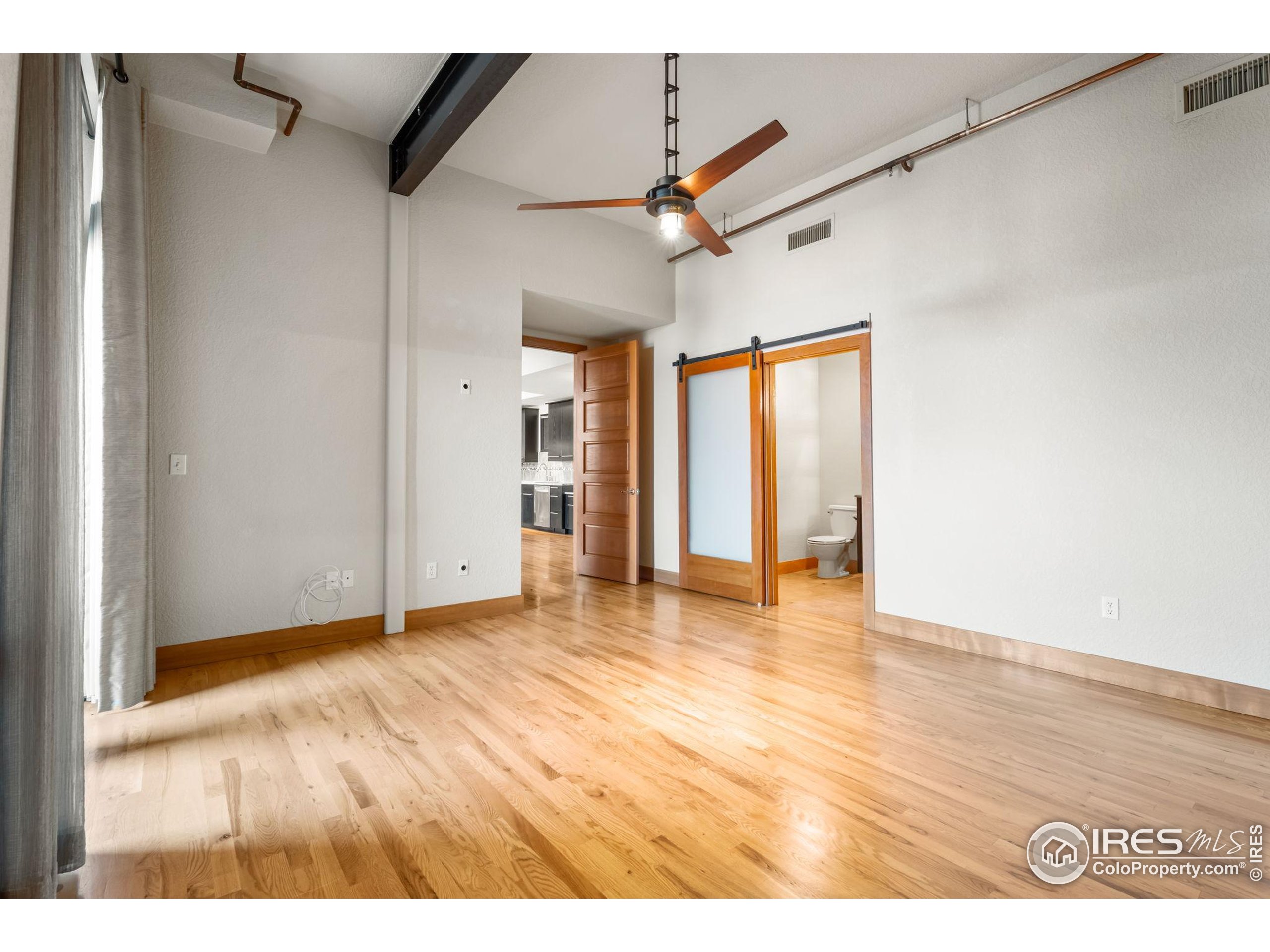 210 W Magnolia St 320