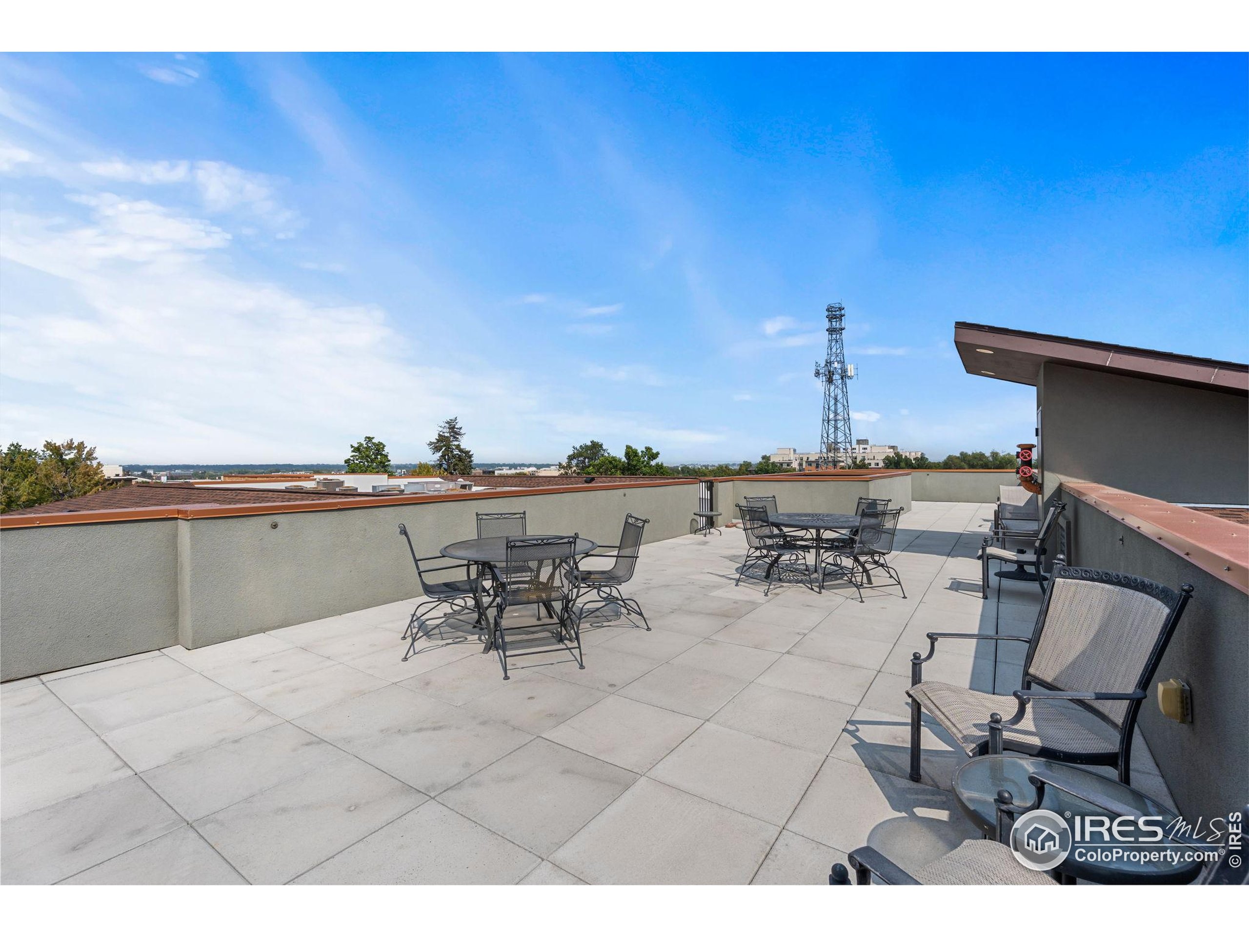 210 W Magnolia St 320