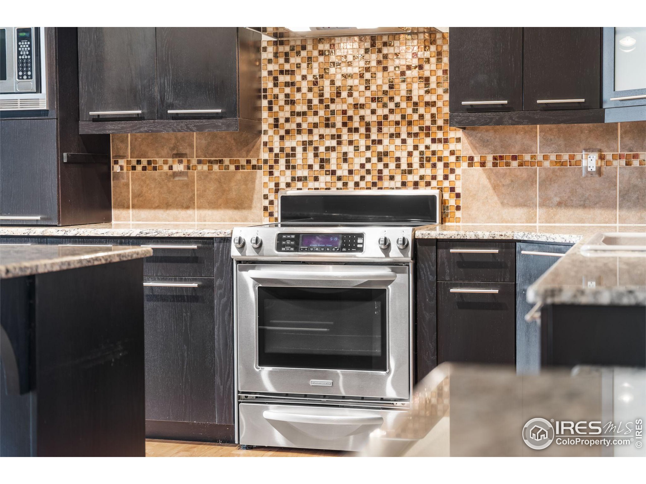 210 W Magnolia St 320