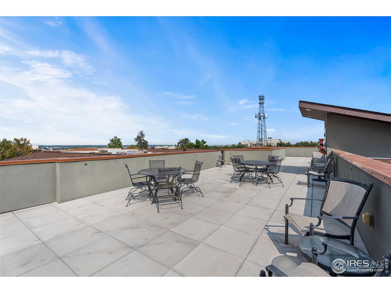 210 W Magnolia St 320