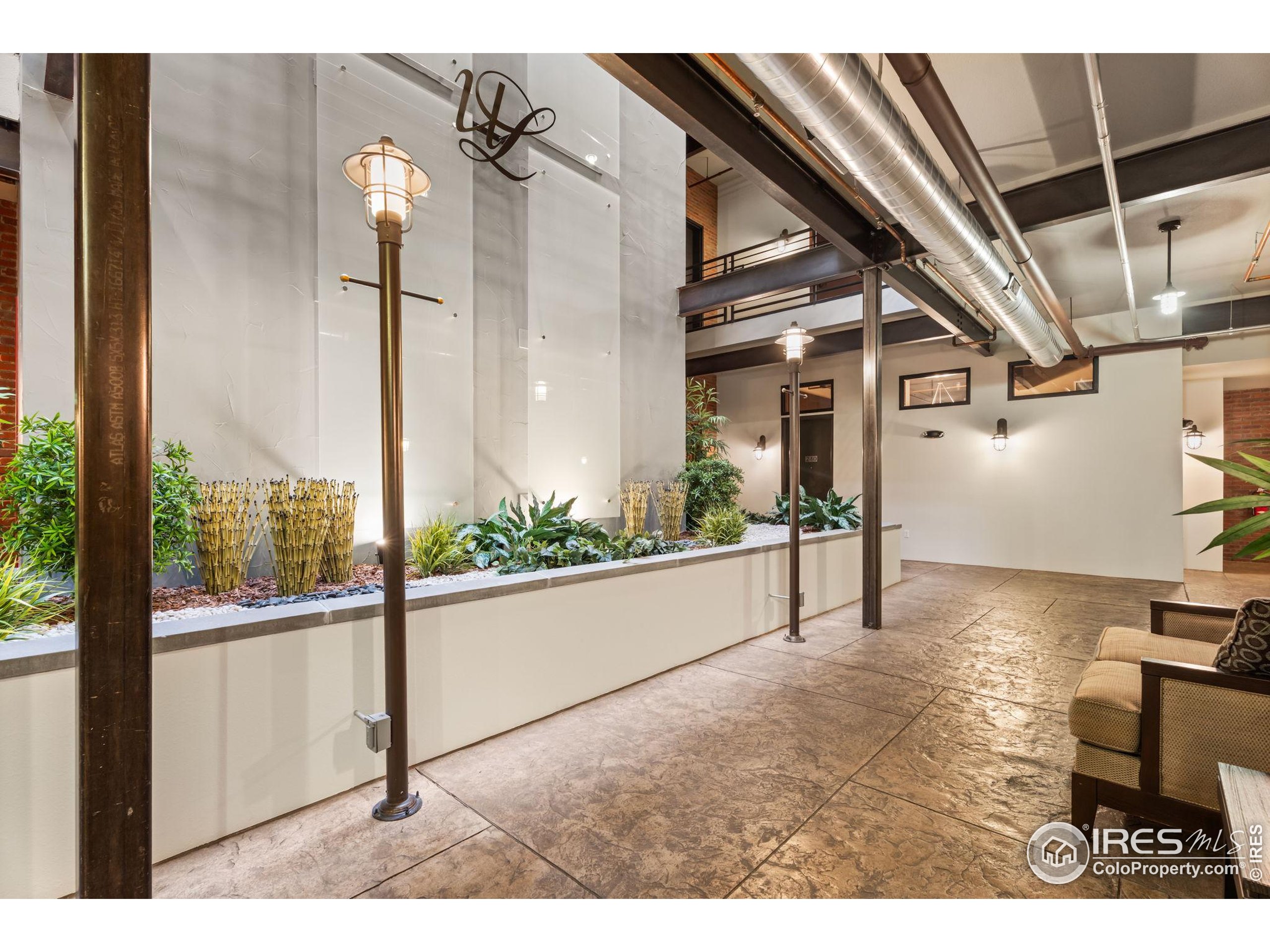 210 W Magnolia St 320