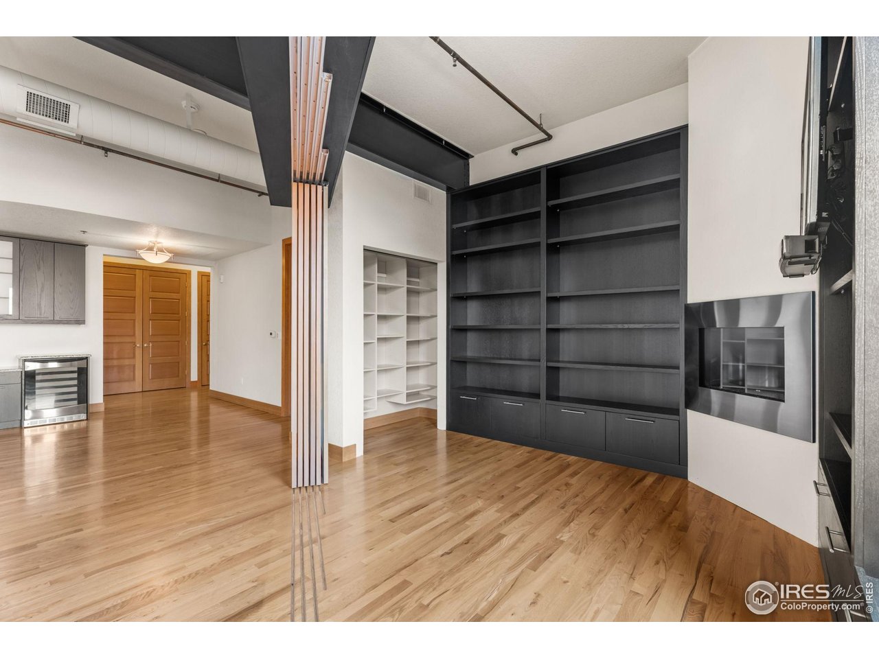 210 W Magnolia St 320