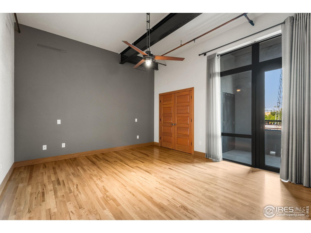 210 W Magnolia St 320