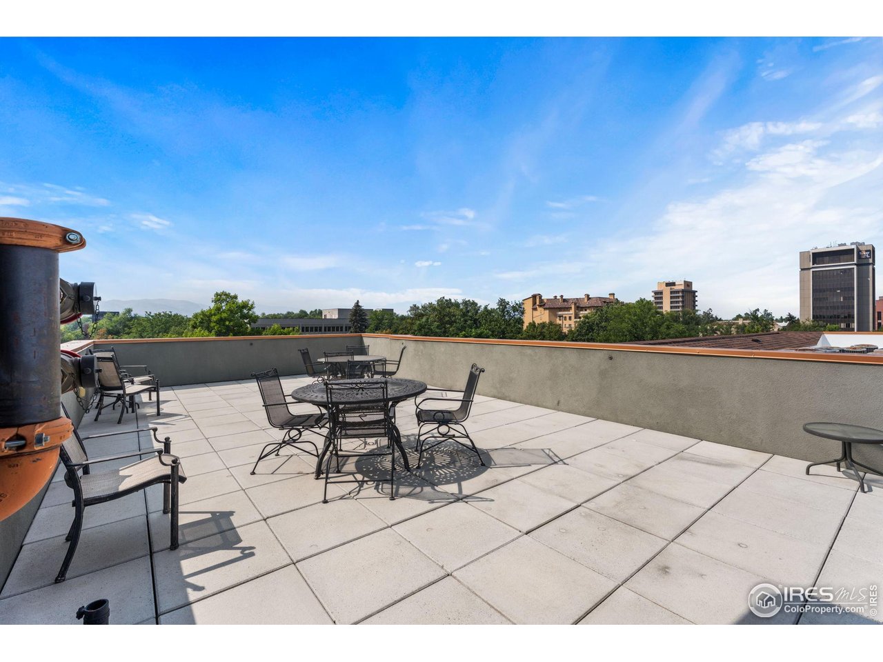 210 W Magnolia St 320