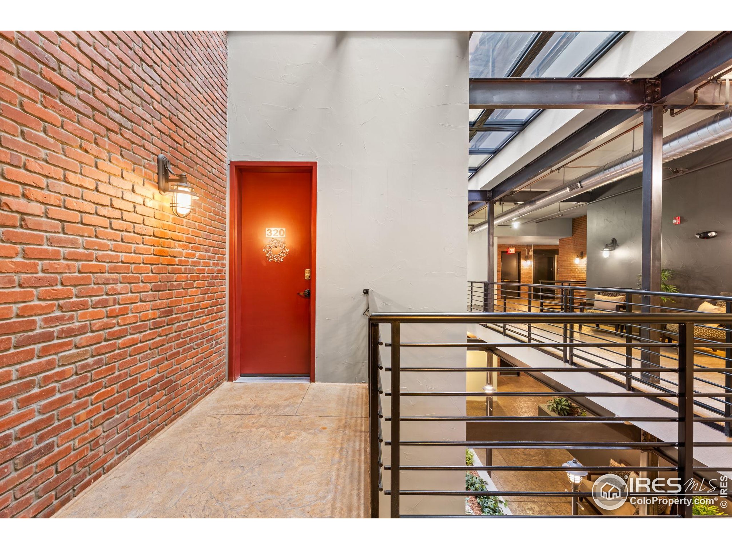 210 W Magnolia St 320