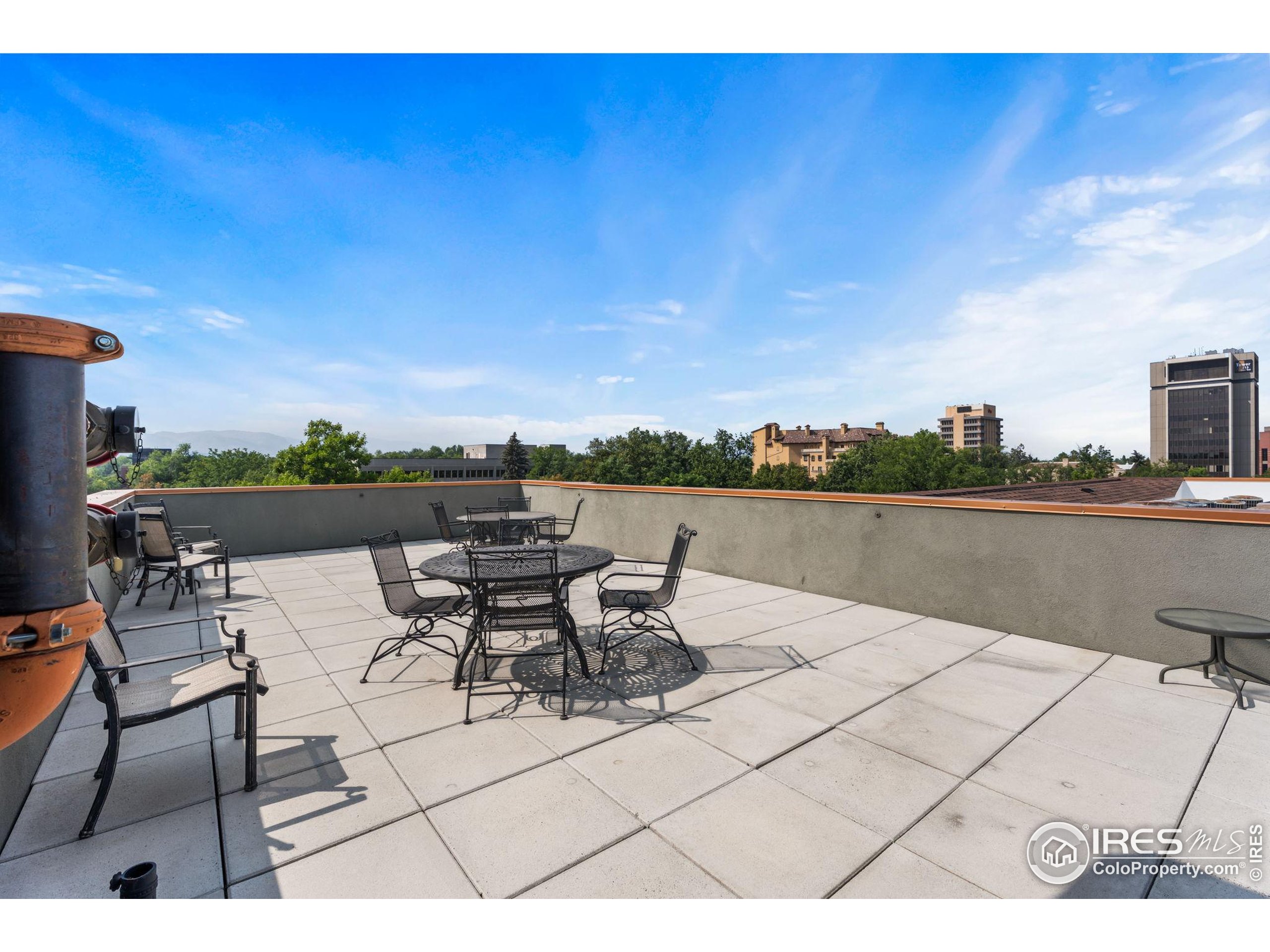 210 W Magnolia St 320