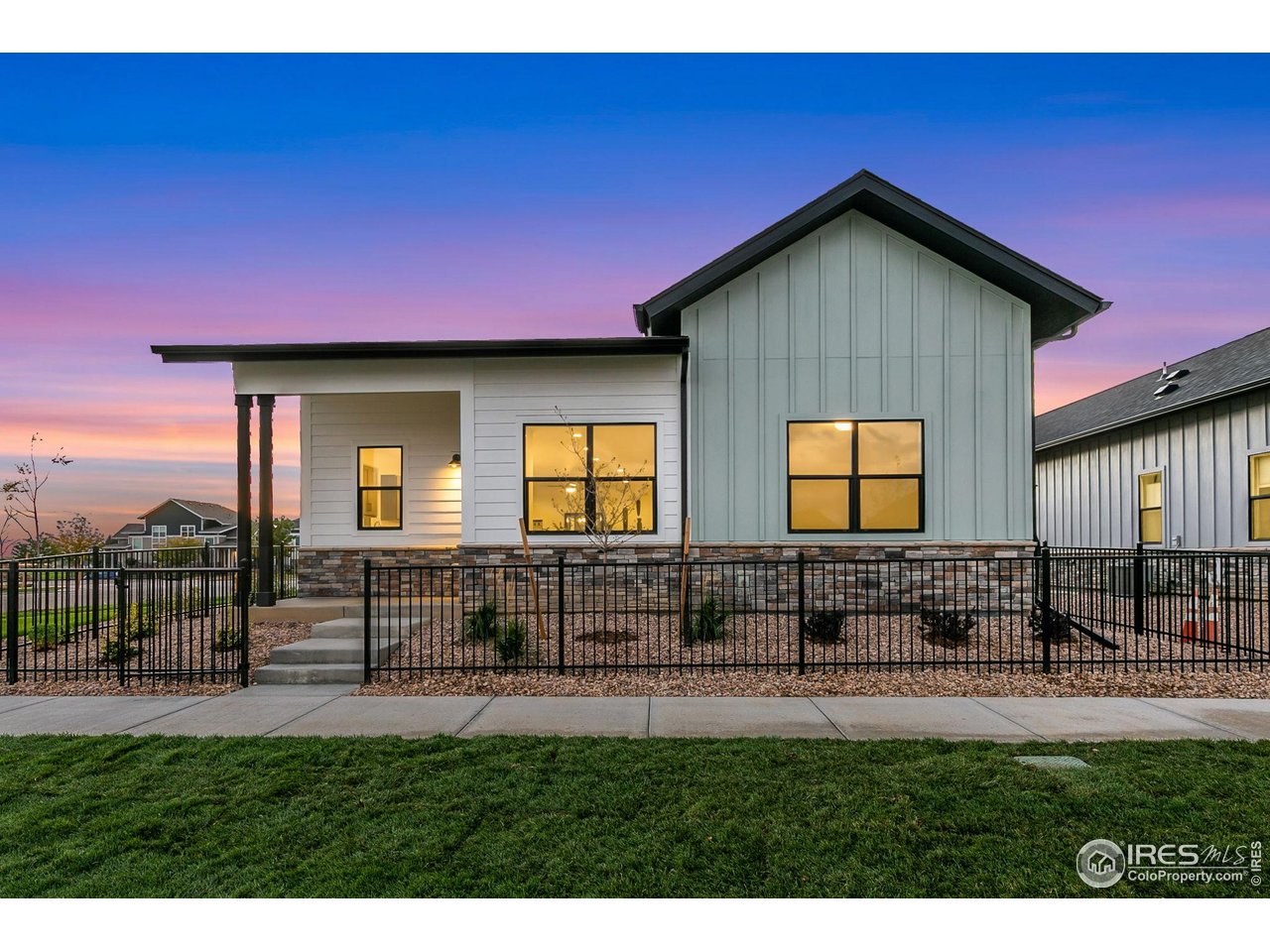 3425 Green Lake Dr