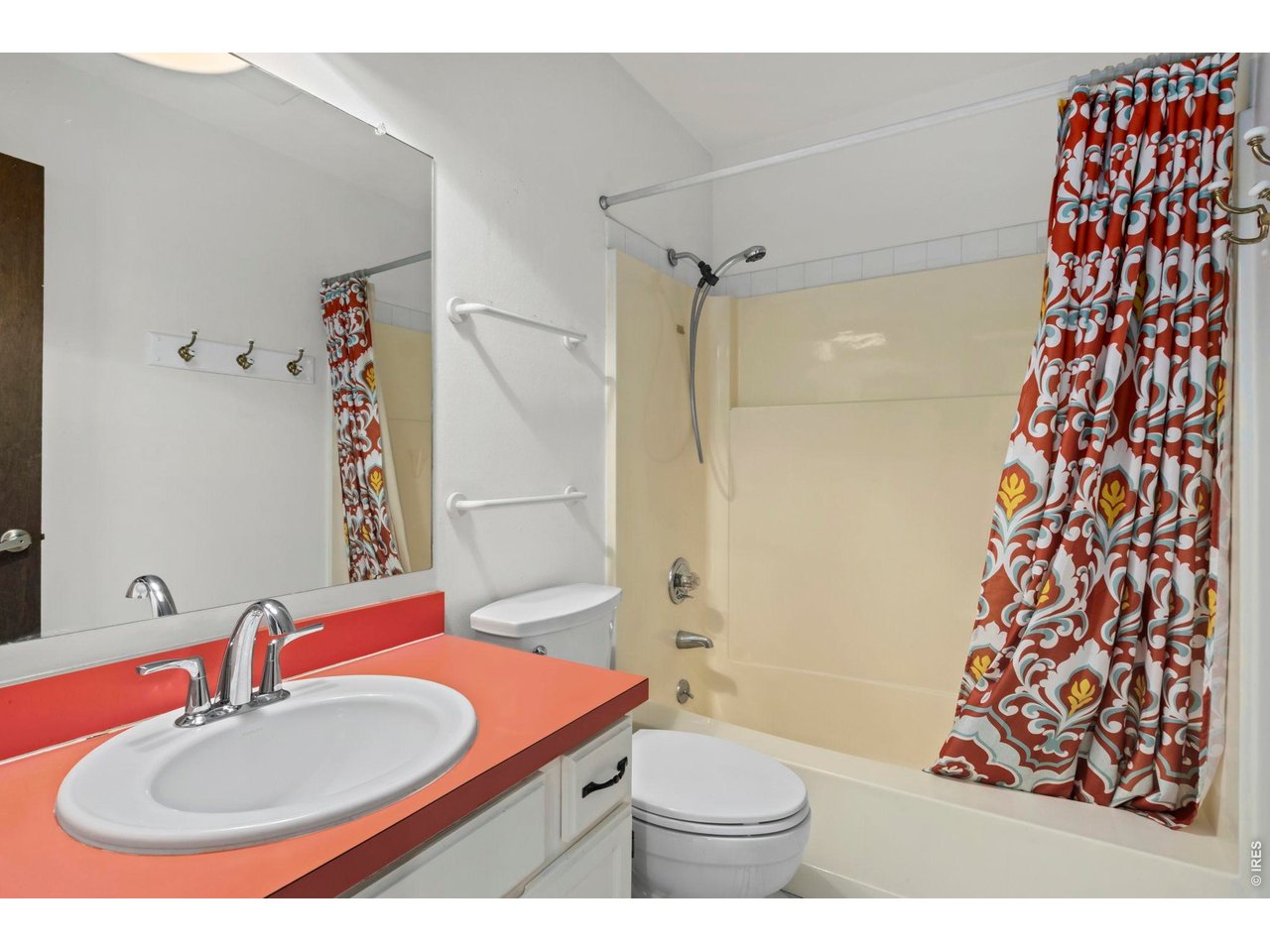 1901 Waters Edge St F