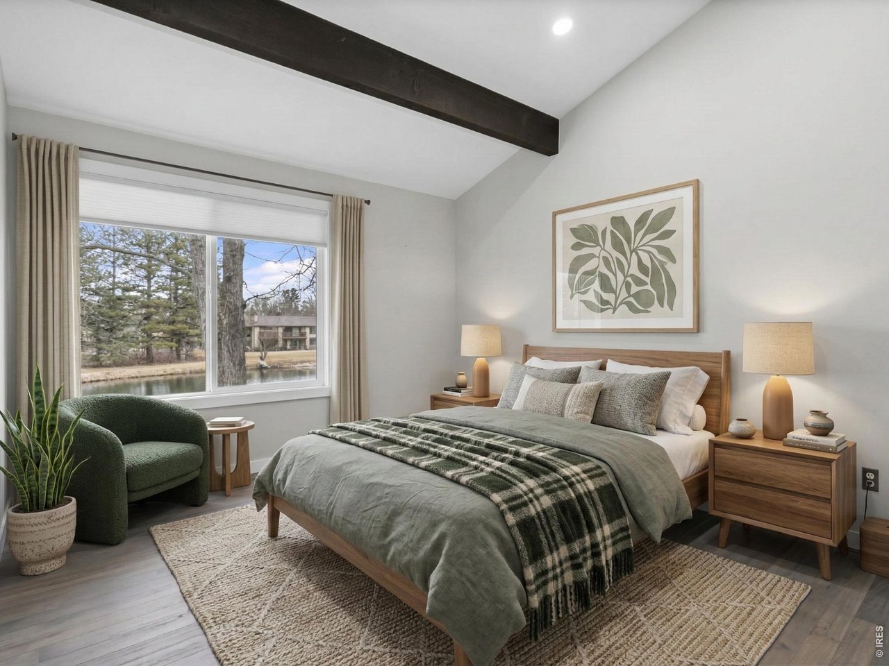 1901 Waters Edge St F