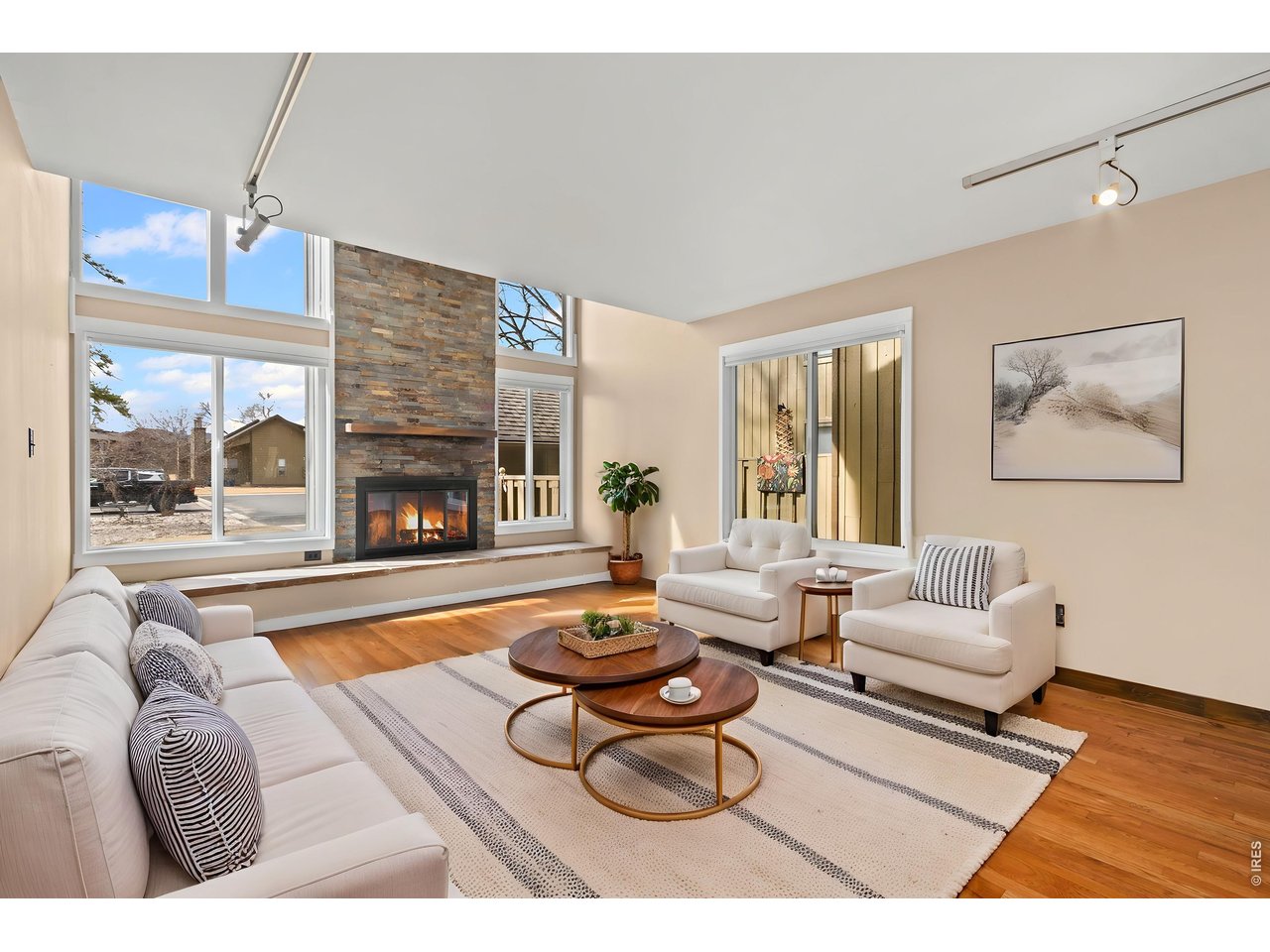 1901 Waters Edge St F