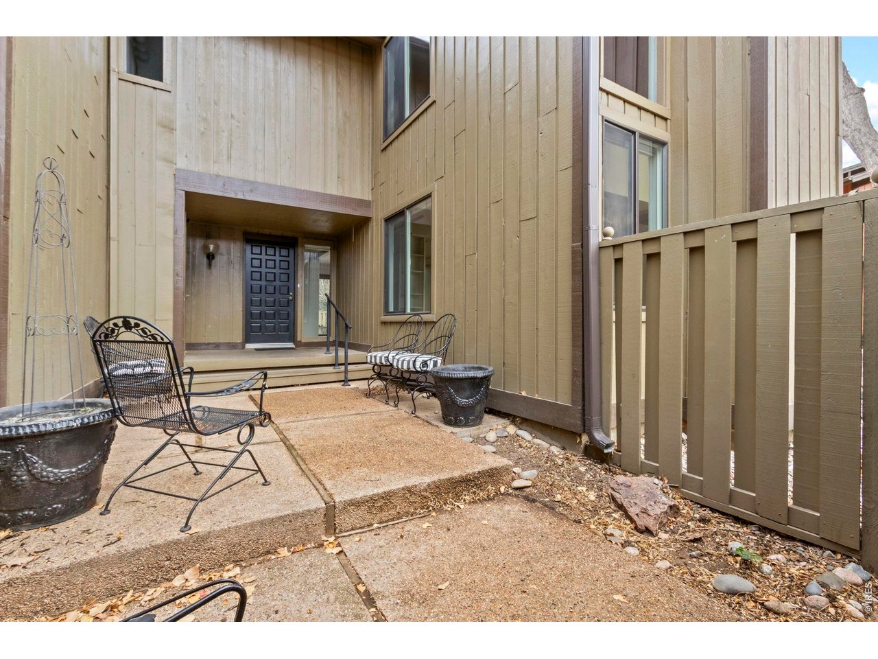 1901 Waters Edge St F