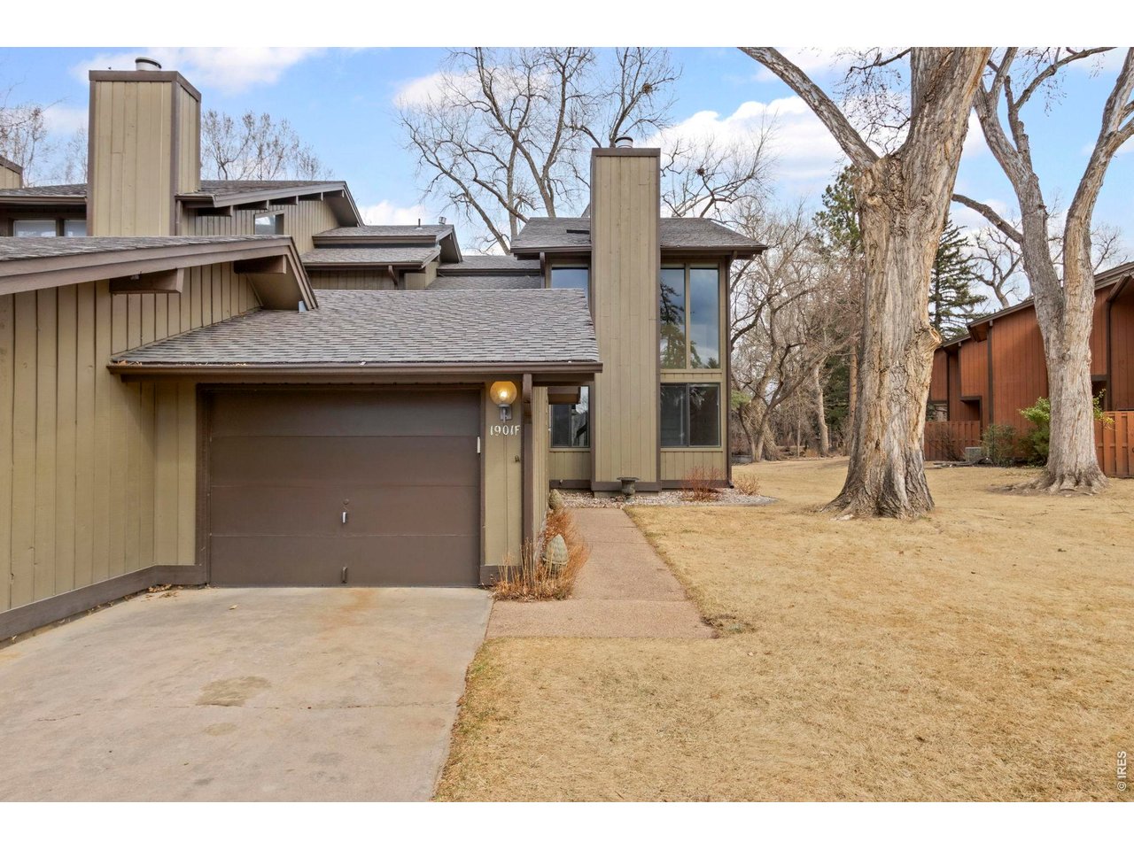 1901 Waters Edge St F