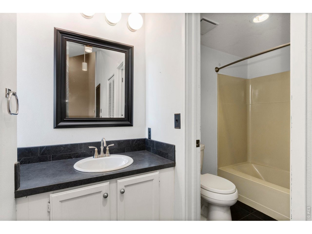 1901 Waters Edge St F