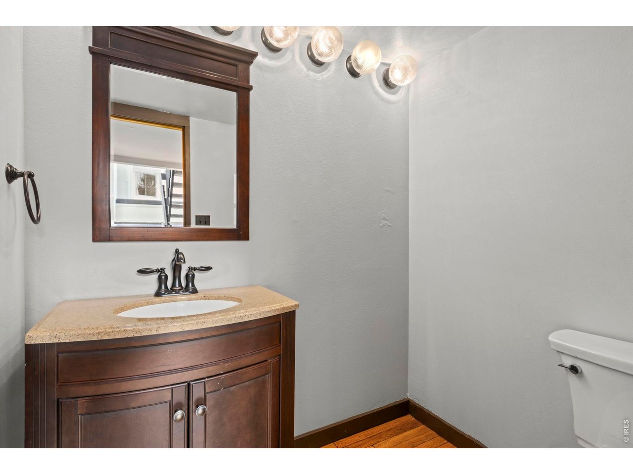 1901 Waters Edge St F