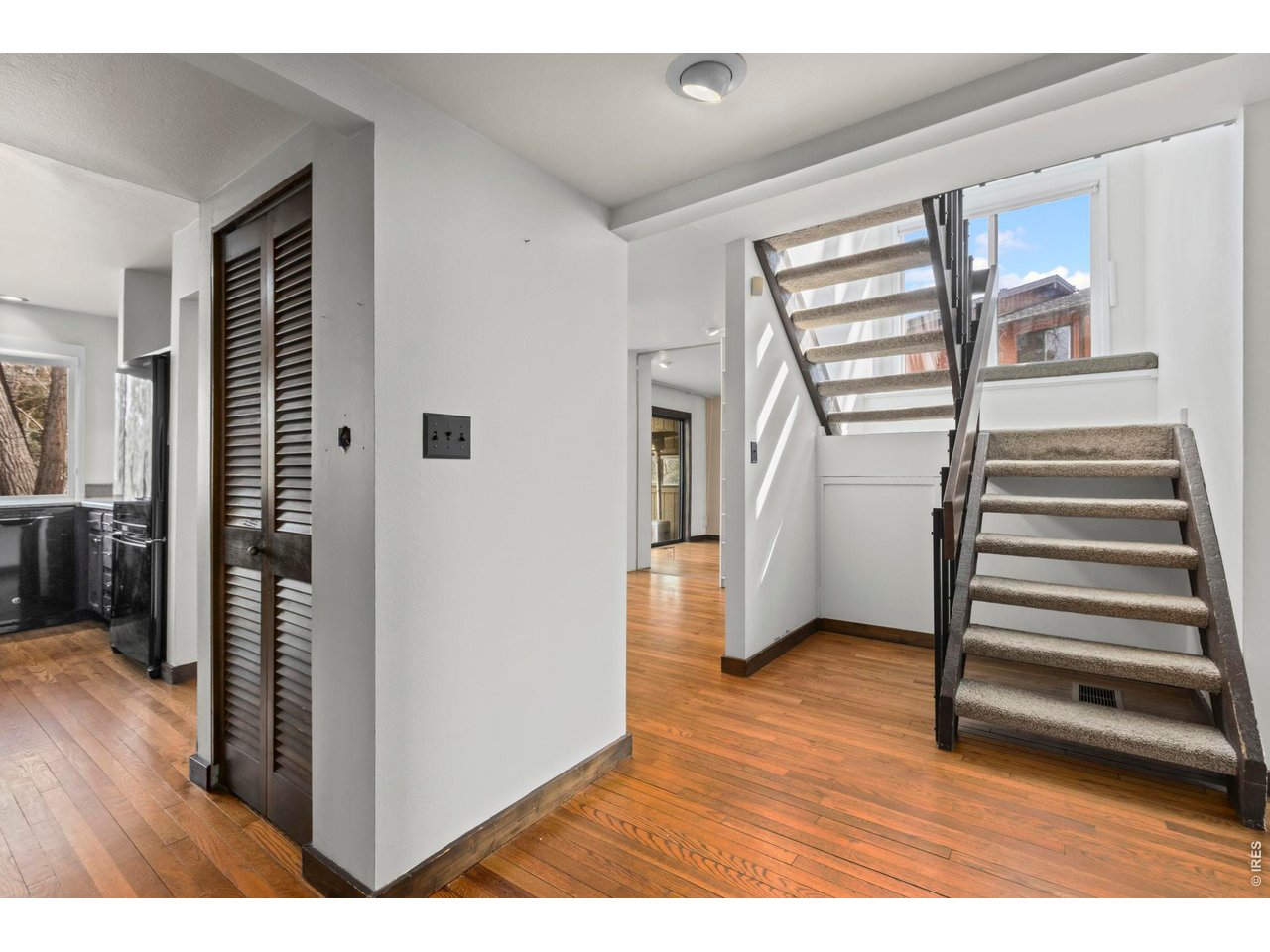 1901 Waters Edge St F