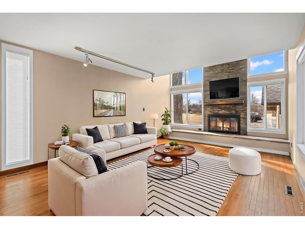 1901 Waters Edge St F