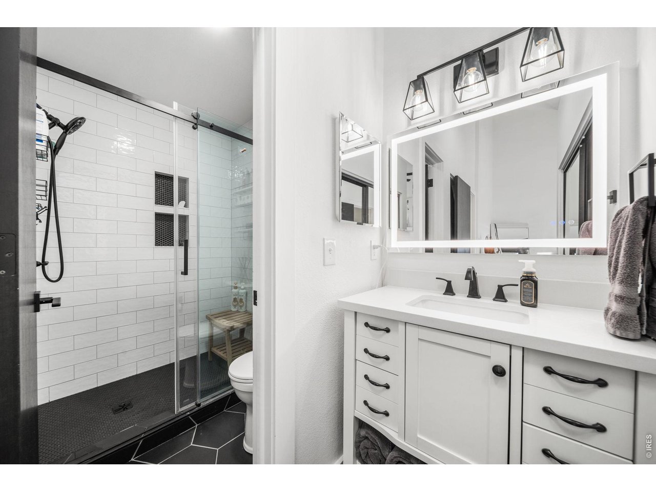 1901 Waters Edge St E